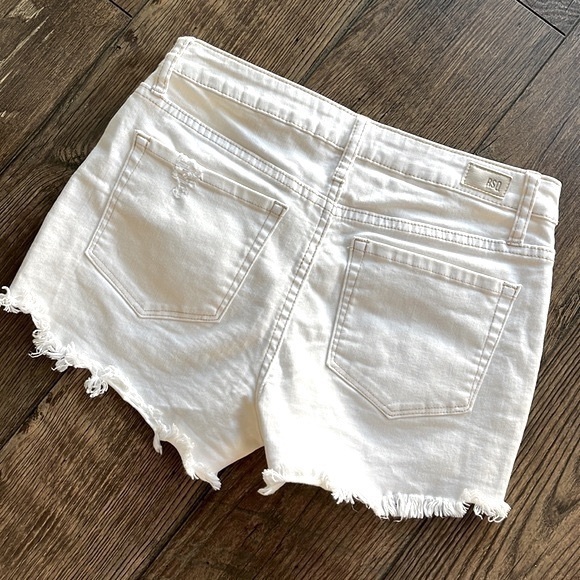 RSQ White Shorts 25 - Picture 8 of 9